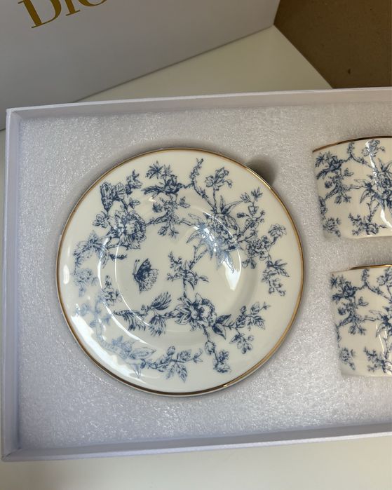 Уцінка‼️Набір посуду dior (дві чашки та два блюдця)