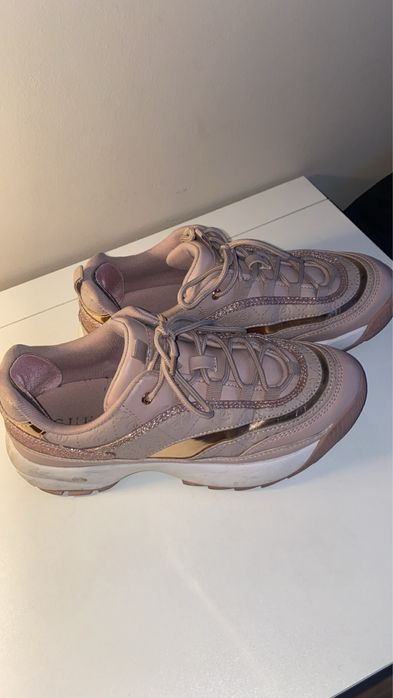 Buty Guess mega wygodne