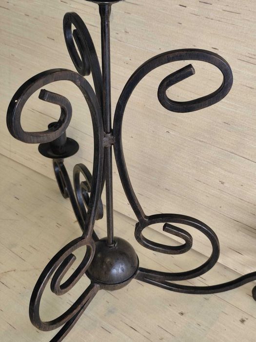 Candeeiro de teto em ferro forjado