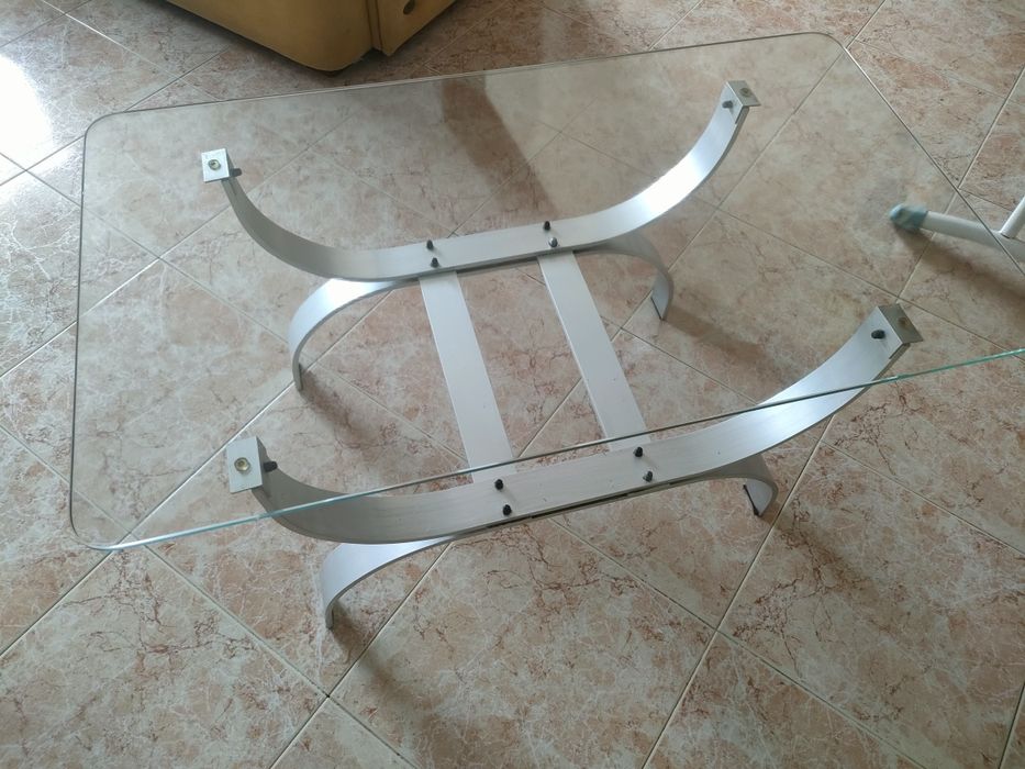 Mesa de centro em vidro