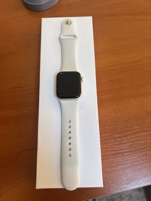 Apple Watch se 2  40 мм в гарному стані