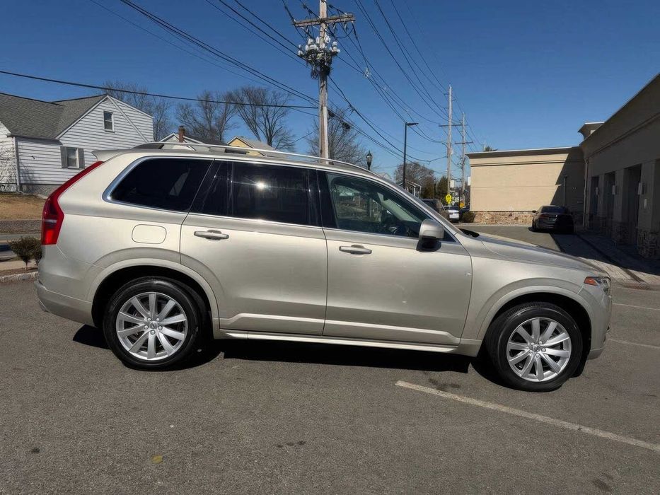 Volvo XC90 T6 Momentum      2017