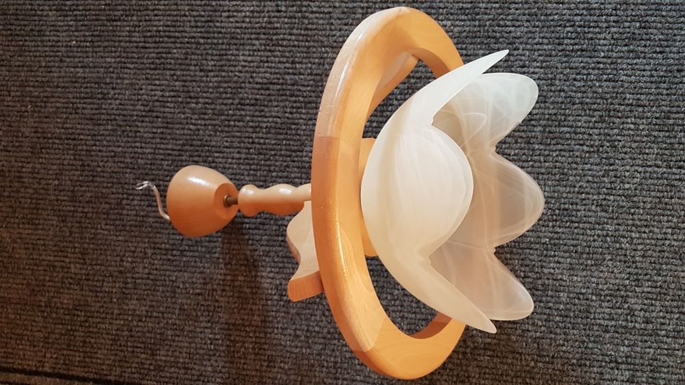 Sprzedam lampę sufitową.