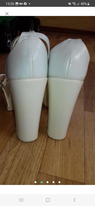 Босоніжки жіночі