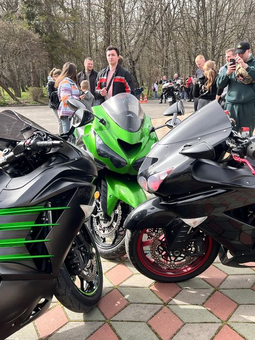 Kawasaki ZZR14H в гарному стані