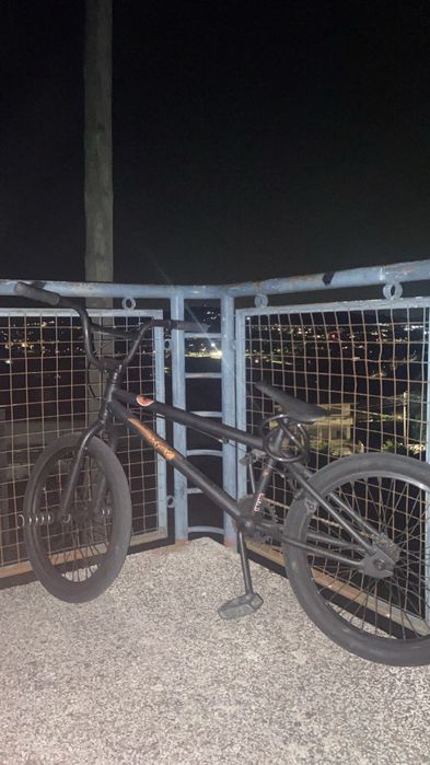 Bicicleta bmx como nova