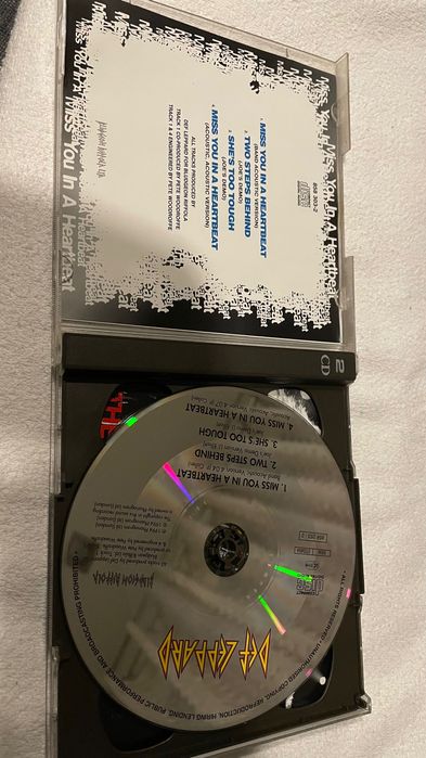 2 cd - Def Leppard ‎– Miss You In A Heartbeat