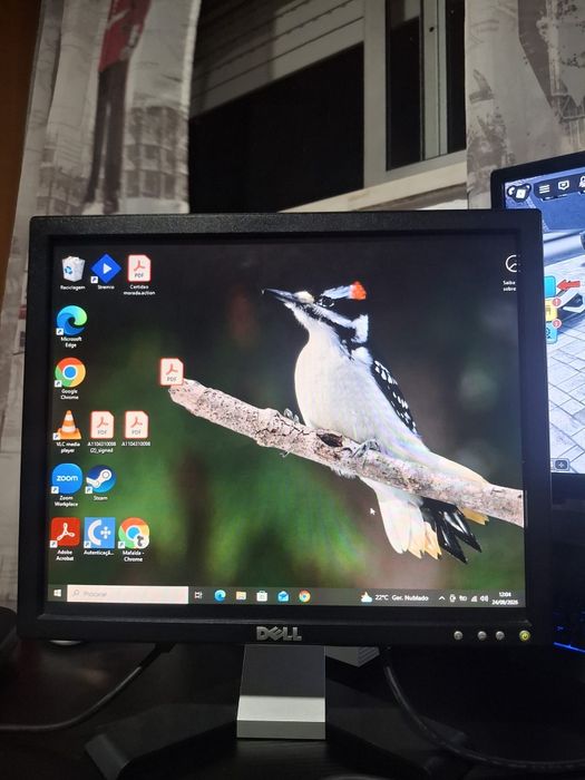 Troco monitor de computador em excelente estado