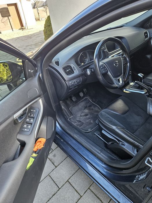 Volvo V40 D2 2.0D 120KM