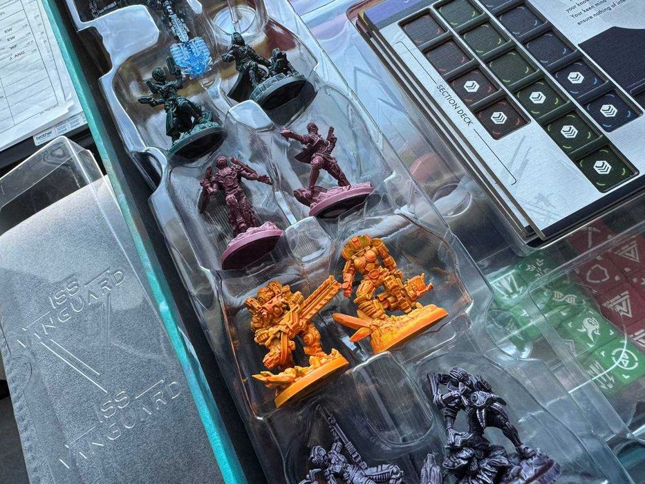 ISS Vanguard (EN) Sundrop + dodatki + koszulki (idealny stan)