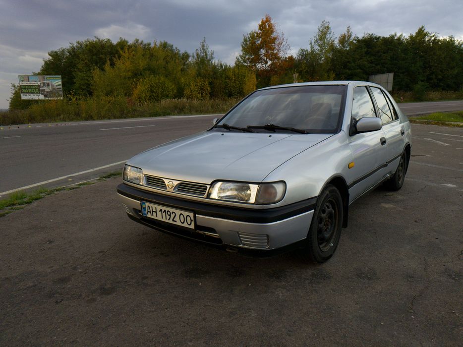 Nissan Sunny N14 (1993), 1,6 бензин, ліфтбек + 2 комплекти гуми, новий ланцюг ГРМ