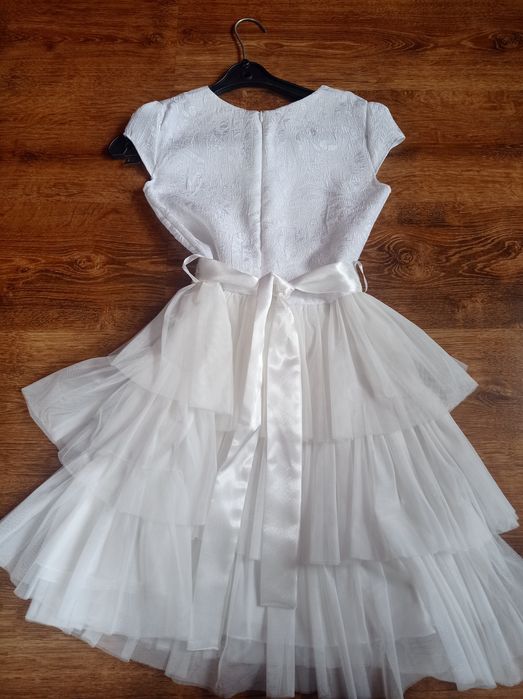 Sukienka dla dziewczynki 140 nowa