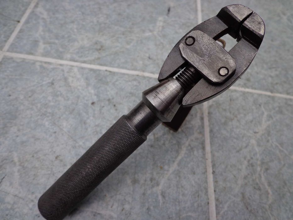 Тиски  СССР ювелирные  настольные