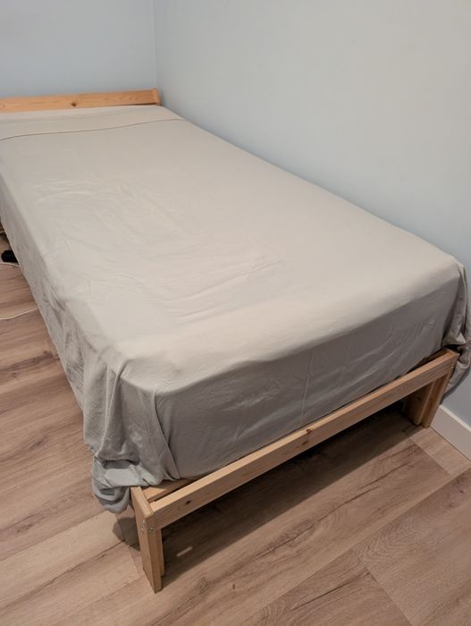 Cama de solteiro IKEA + colchão