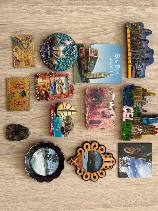 Магніти на холодильник різна тематика