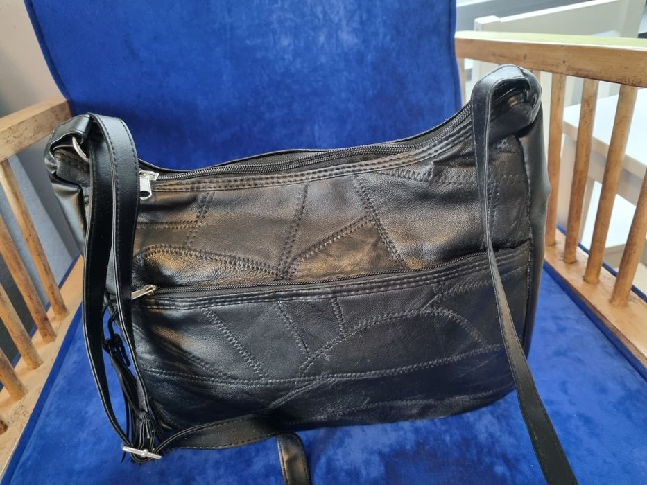 Czarna torebka na ramię