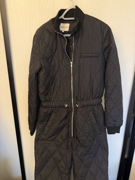 Czarny pikowany kombinezon zimowy na narty sanki uniwersalny w bdb sta