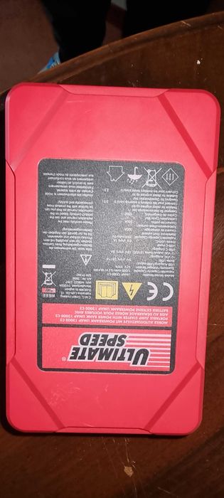 Booster novo para ajudar a dar arranque a bateria descarregada