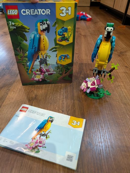 LEGO Creator, Egzotyczna papuga, 31136