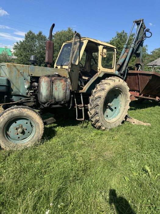 трактор ЮМЗ погрущик
