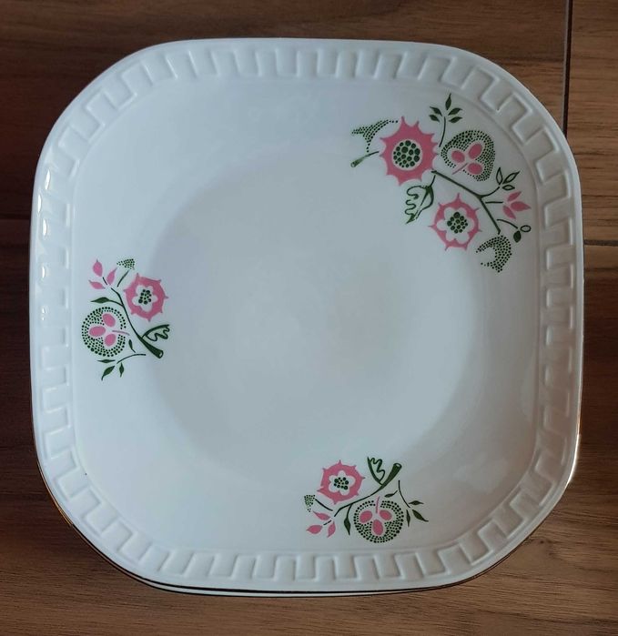 Wielki serwis obiadowy Millenium, porcelana Wawel, 28 elementów