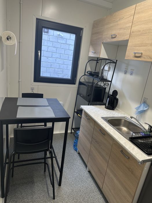 Biuro parterowe wolnostojące 48 metrów z parkingiem przy drodze