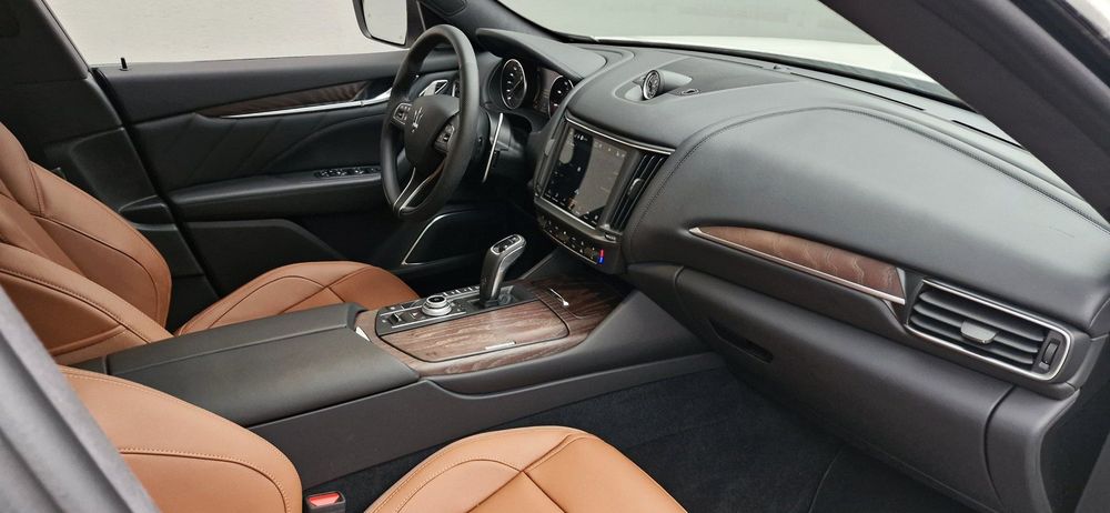 Maserati Levante GT AWD 330 KM Nerissimo Sport, Jak NOWY, Gwarancja do września 2027