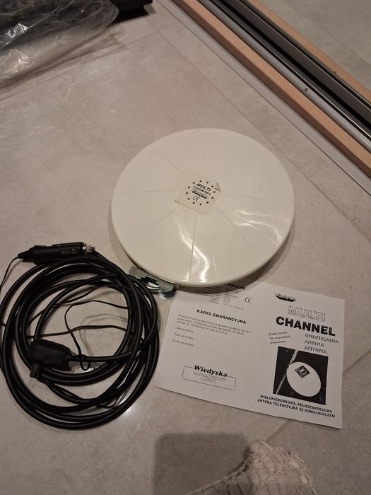 Szerokopasmowa wielokierunkowa antena ze wzmacniaczem Multi Chanel