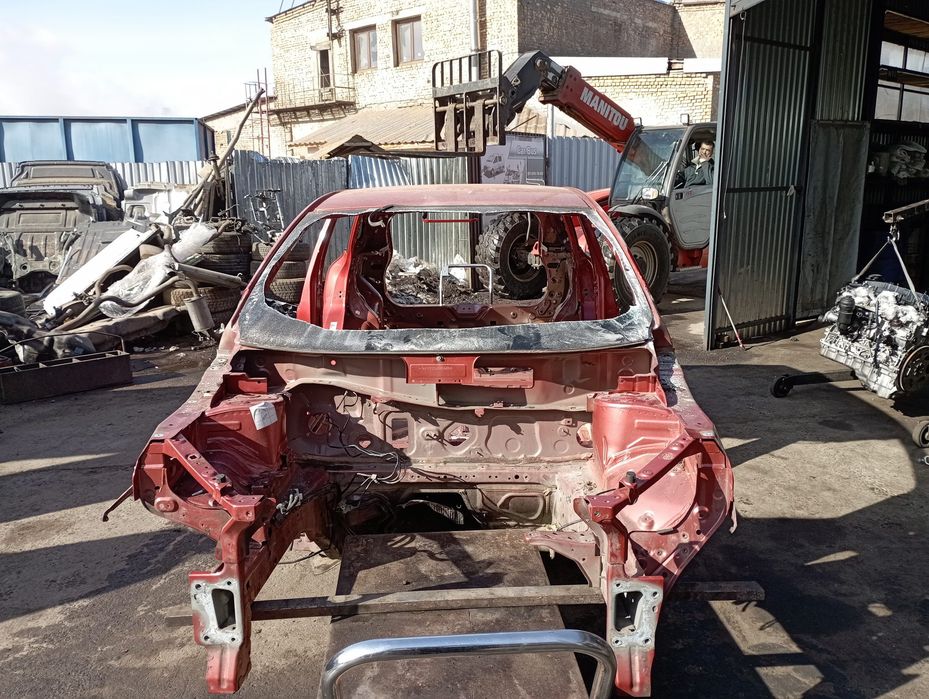 Кузов Renault Kadjar четверть Лонжерон Рено Каджар порезка кузова