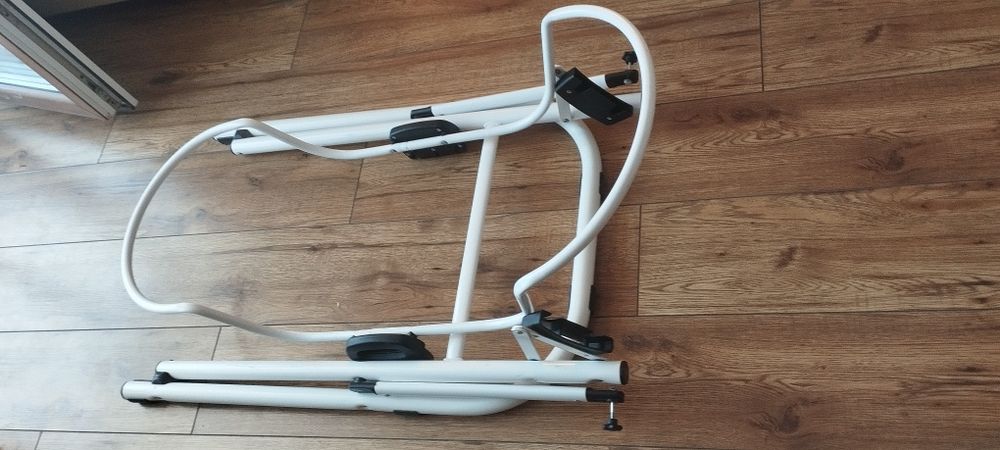 Solidny stelaż do wanienki