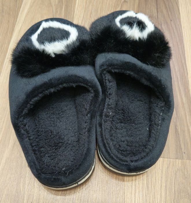 Czarne Kapcie damskie 38-39
