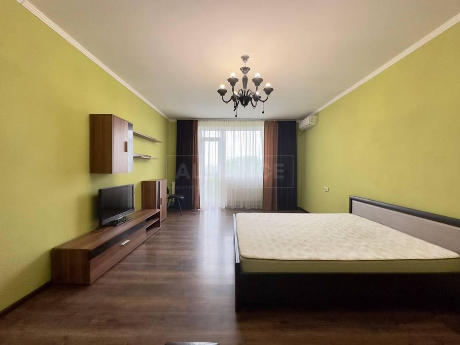 Продається 2х кімнатна квартира в новобудові вул.Коновальця