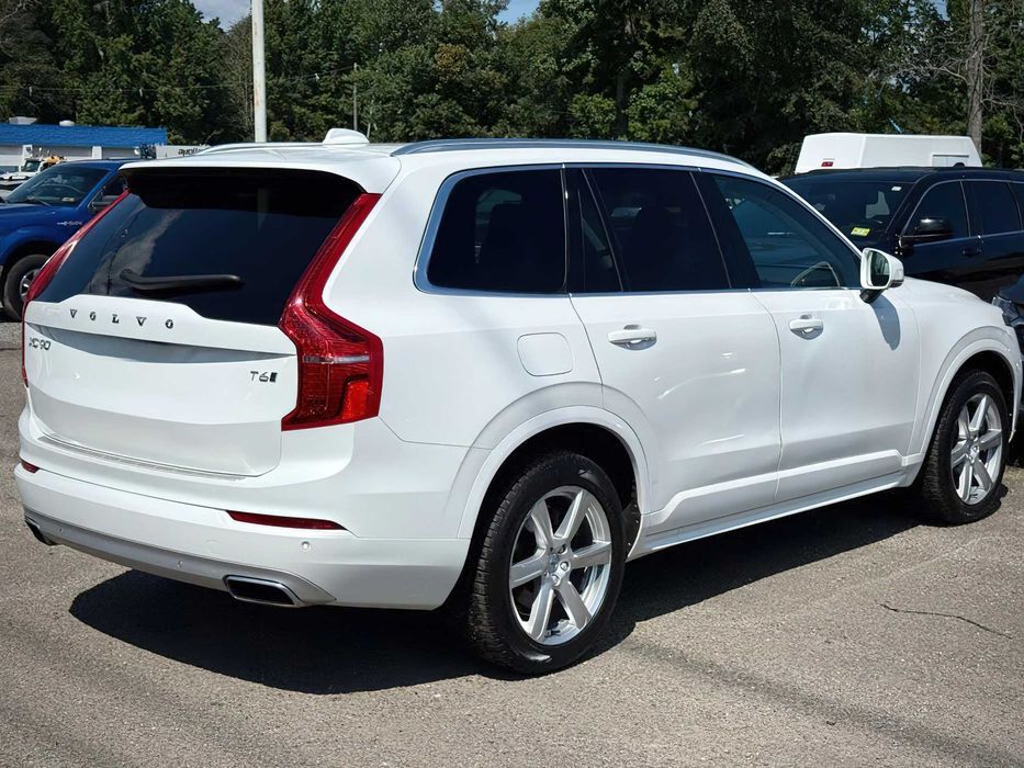 Volvo XC90      2020