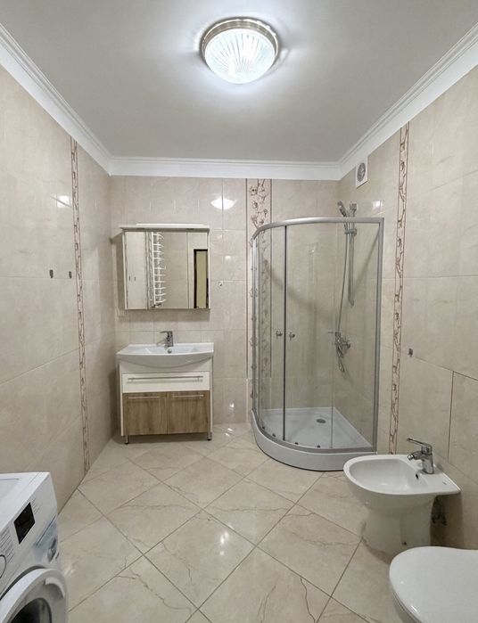 Продаж 2-кім. квартири 73.5 м.кв. з ремонтом вул Грушевського, Пустомити