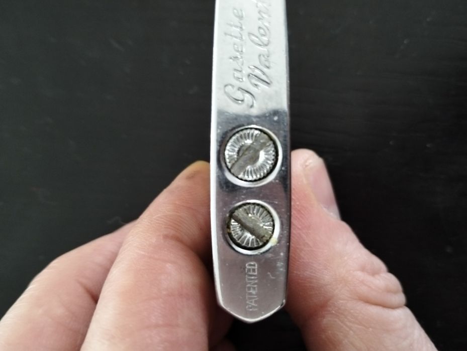 Isqueiro em Aço Antigo