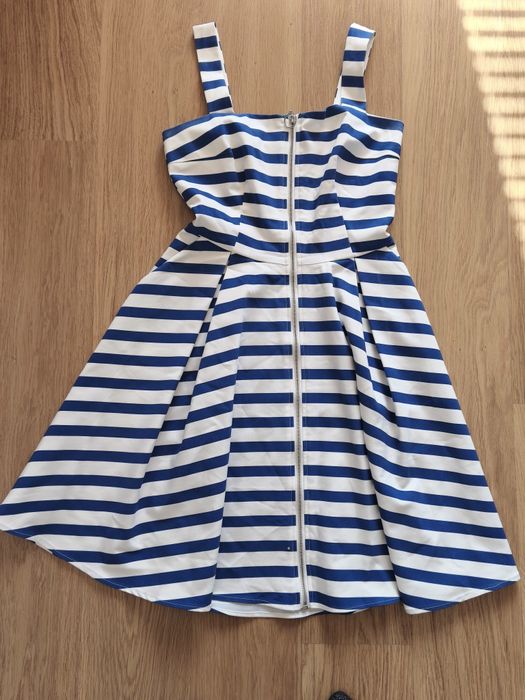 Sukienka w paski Reserved