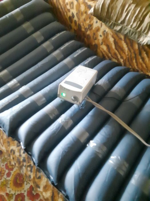 Протипролежневий матрац секції.