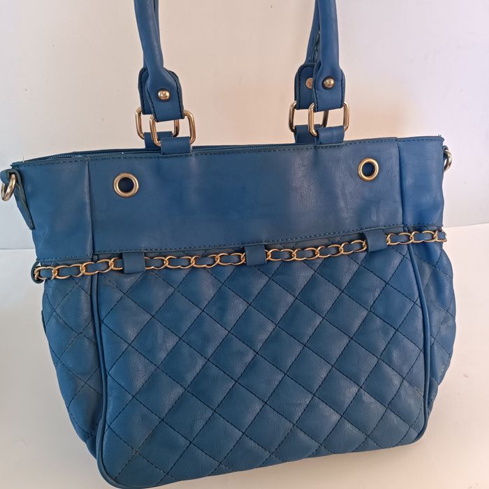 Mala senhora azul64752018641281121