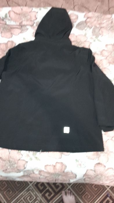 Куртка вітровка,