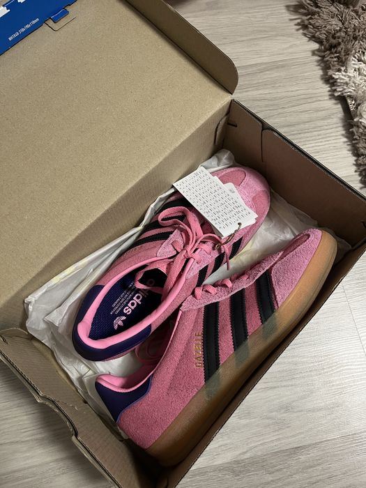 Кросівки Adidas жіночі