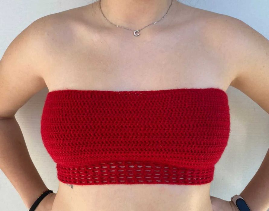 Top em crochet feito à mão
