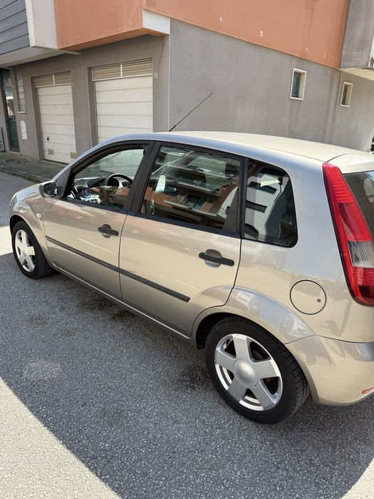 Vendo Ford Fiesta 1.2 gasolina 2004
