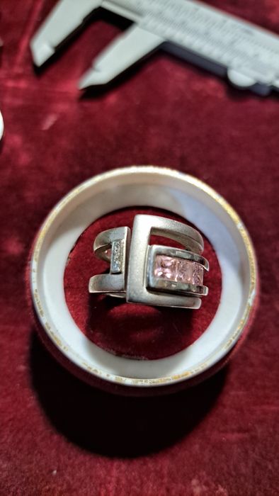 Anel em prata United Colors of Benetton.