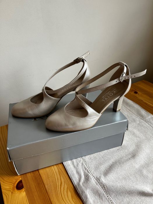 Czółenka ślubne Kotyl