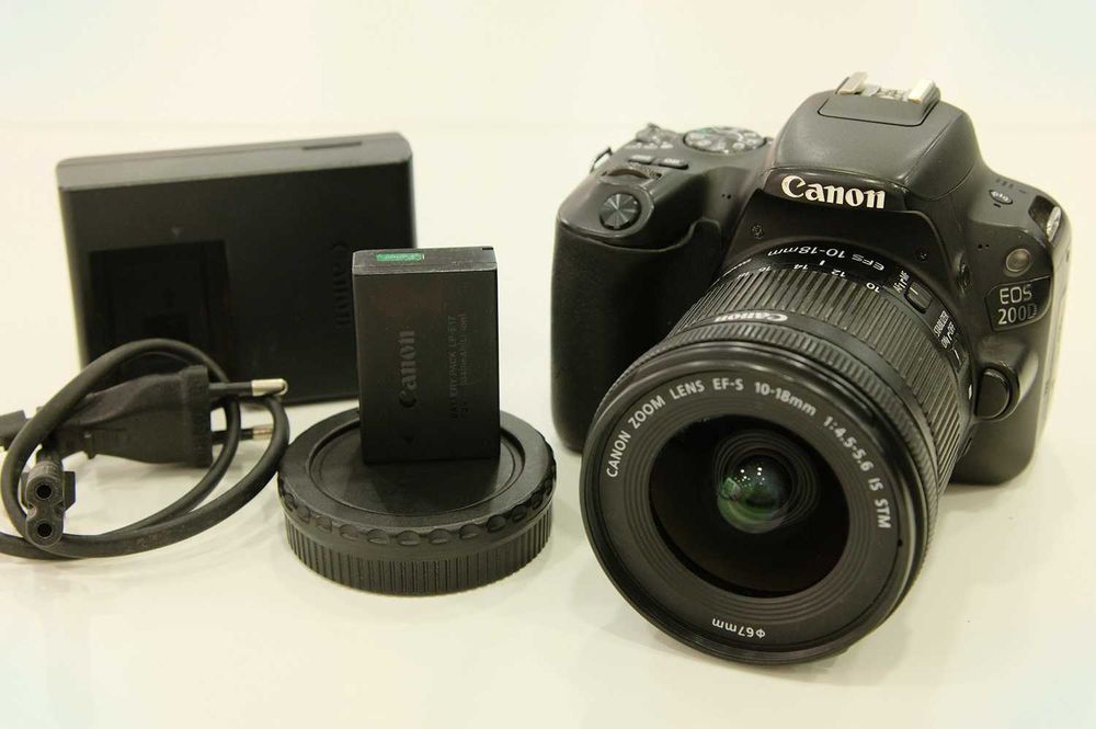 Canon EOS 200D + lente Canon EFS 10-18mm f4.5 5.6 IS STM