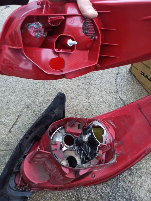 Faróis traseiros Peugeot 206 lado esquerdo