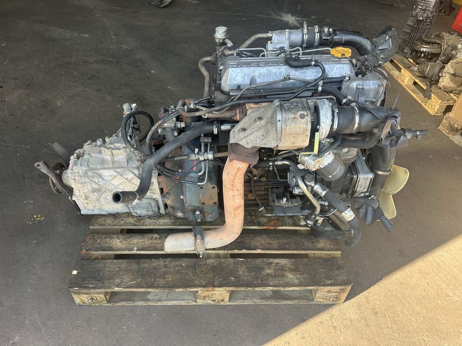 Motor Nissan Atleon B4.40