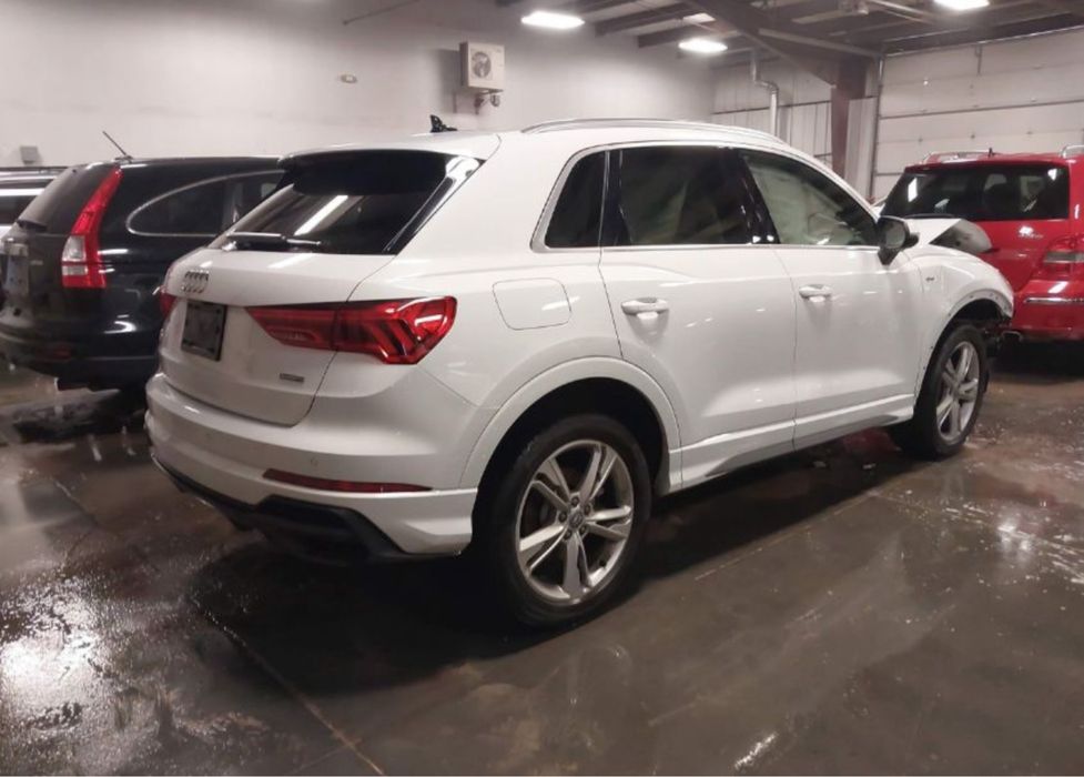 Audi qЗ 83a запчастини ,колір S9R