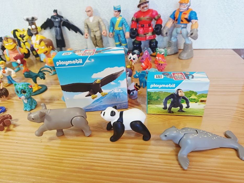 Колекційні фігурки персонажі з Macdonald's Disney Moshi Monsters Playmobil Simpsons