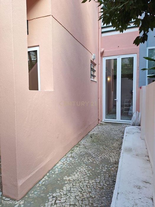 Apartamento T2 para arrendamento em Campo de Ourique